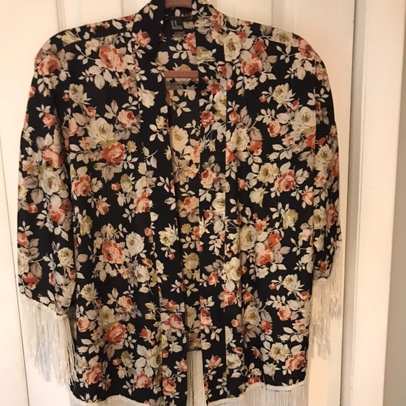 Forever 21 Floral kimono with fringes - Picture 2 of 5